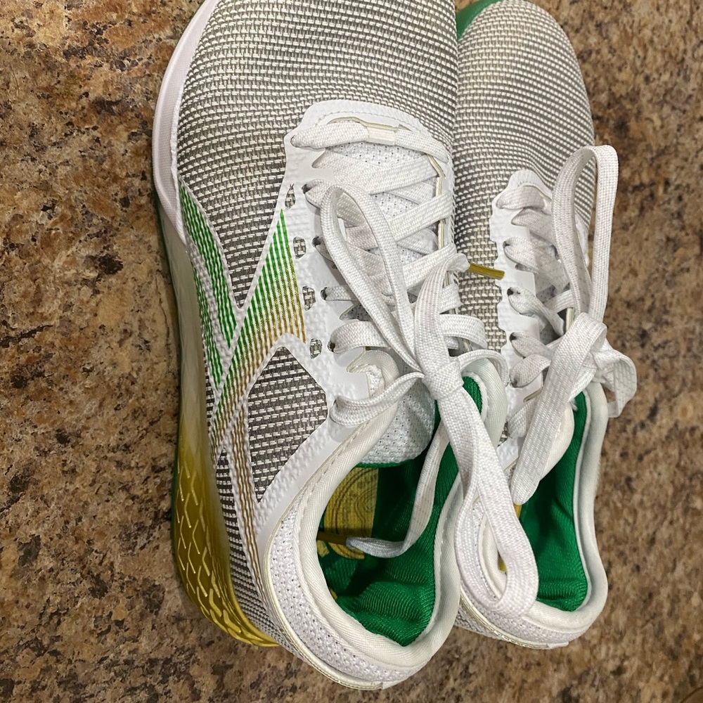 Womens crossfit/ running sneakers awesome shape!! Worn 2 times size 8.5!